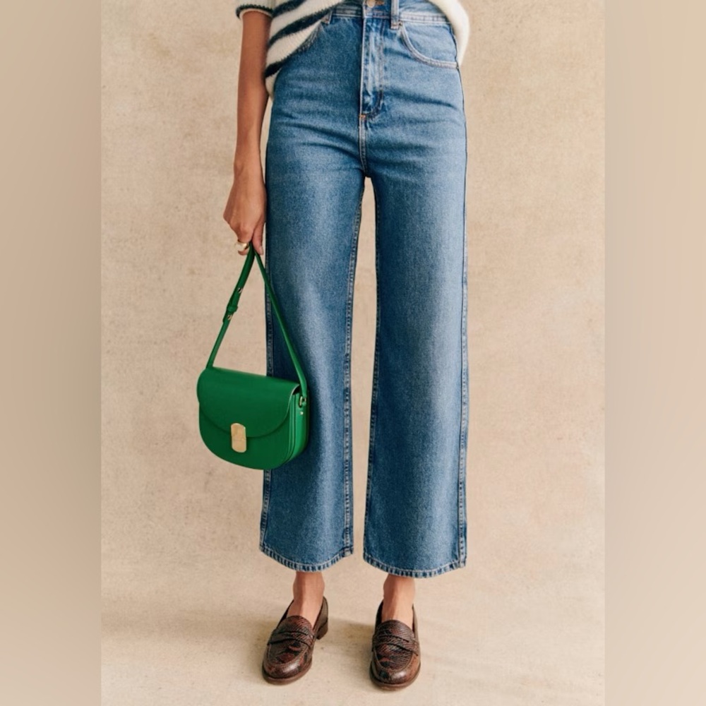 Sezane Blue Cropped Ankle Jeans with Green Bag
